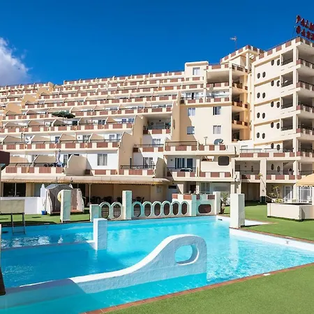 On The Seafront, Overlooking The Beach, Swimming Pools, Equipped. Wifi *
