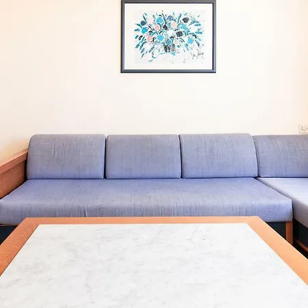 Lejlighed On The Seafront, Overlooking The Beach, Swimming Pools, Equipped. Wifi *